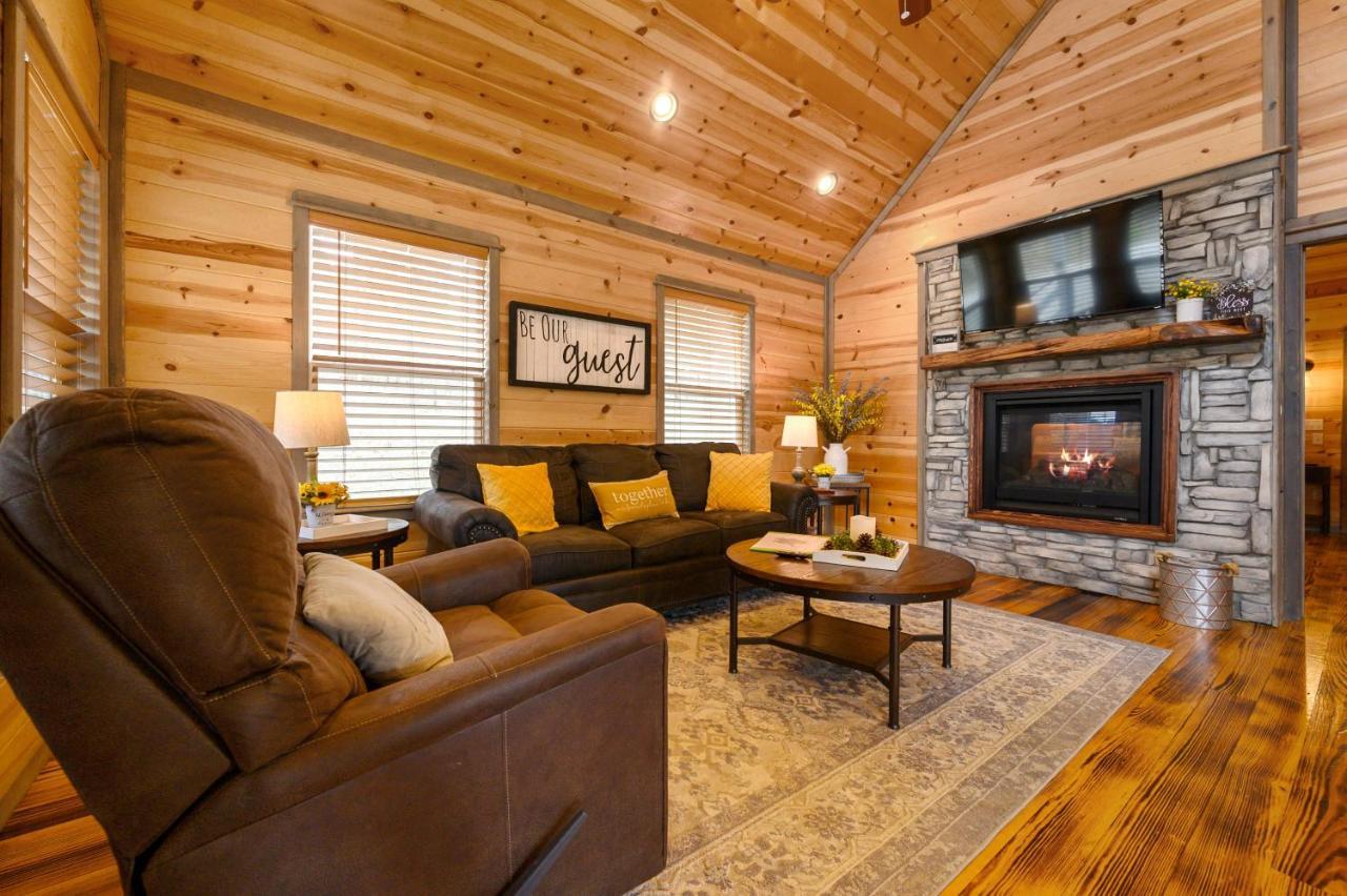 Convenient Romantic Hot Tub Bbq 3-Night Special! Broken Bow Exterior foto