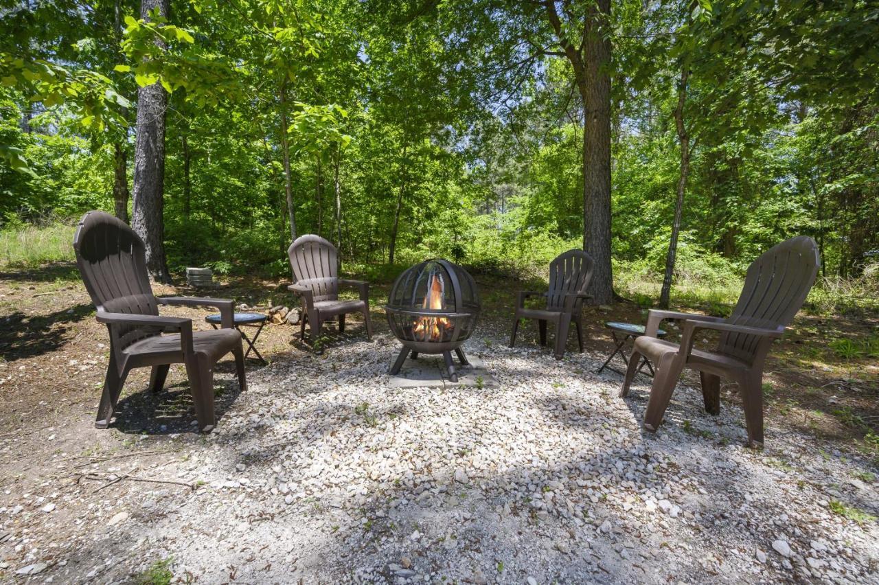 Convenient Romantic Hot Tub Bbq 3-Night Special! Broken Bow Exterior foto